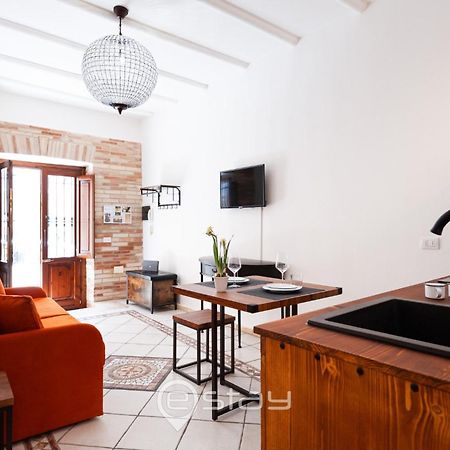 Charm In Siotto Pintor Apartamento Cagliari Exterior foto